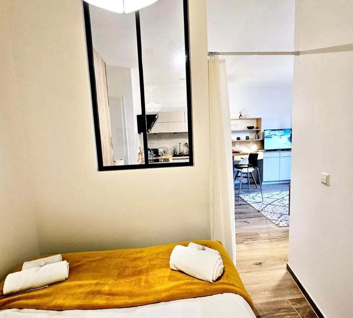 Lovely 1 Bedroom Flat With Terrace In Luxembourg-Ces1 Apartment